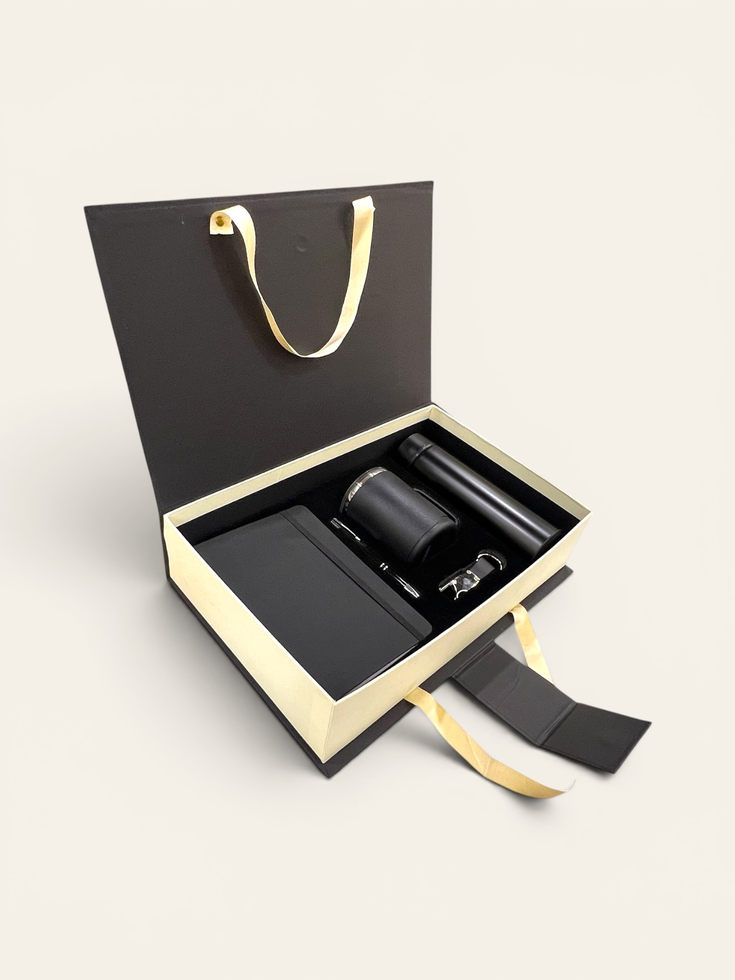 The Executive Welcome Kit - Image 5